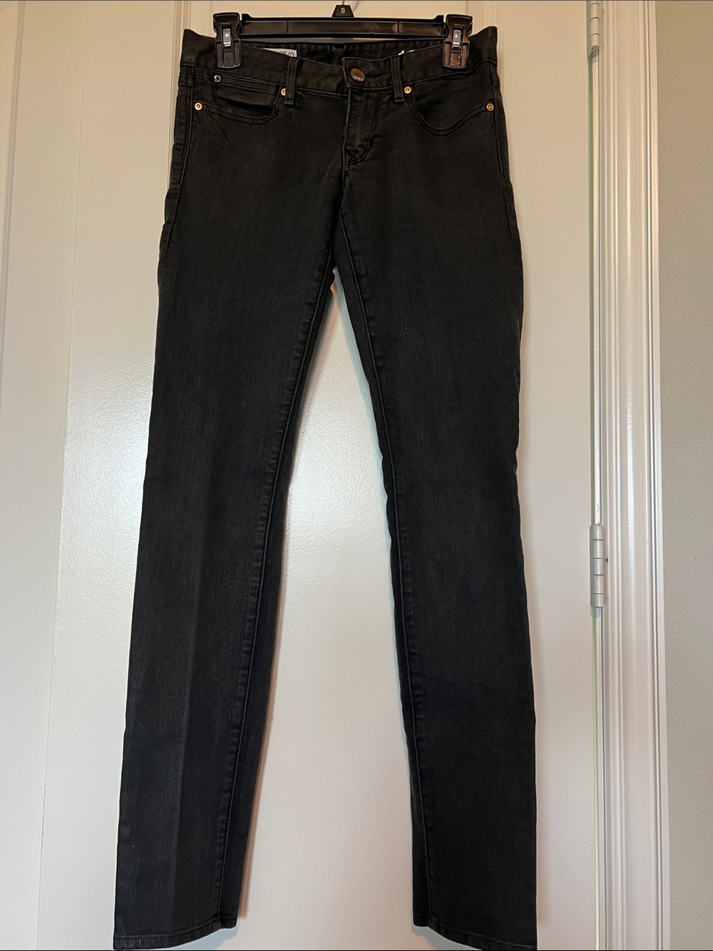 GAP Women's Black Skinny Jeans